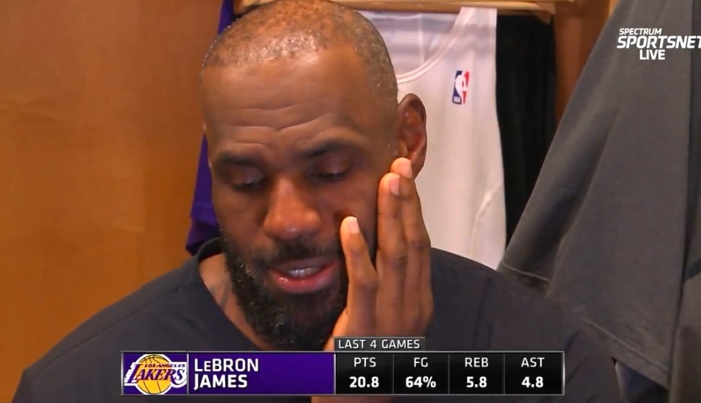 詹姆斯表示，在职业生涯的这个阶段还能保持这样的竞技水平，感觉挺酷的。 今日老詹全