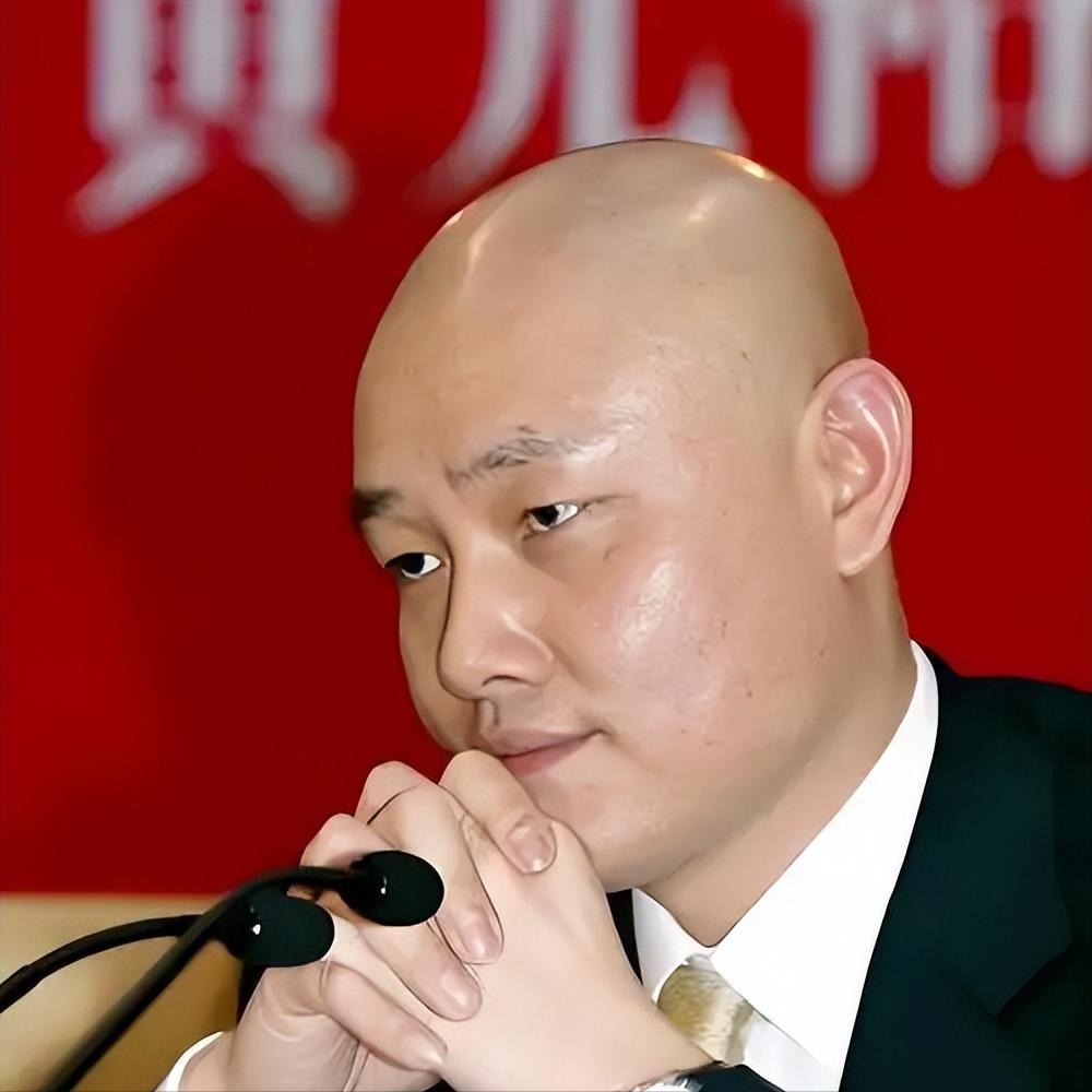 中国原首富黄光裕，入狱11年银行卡仍有225亿，出狱后套现20亿。




主要