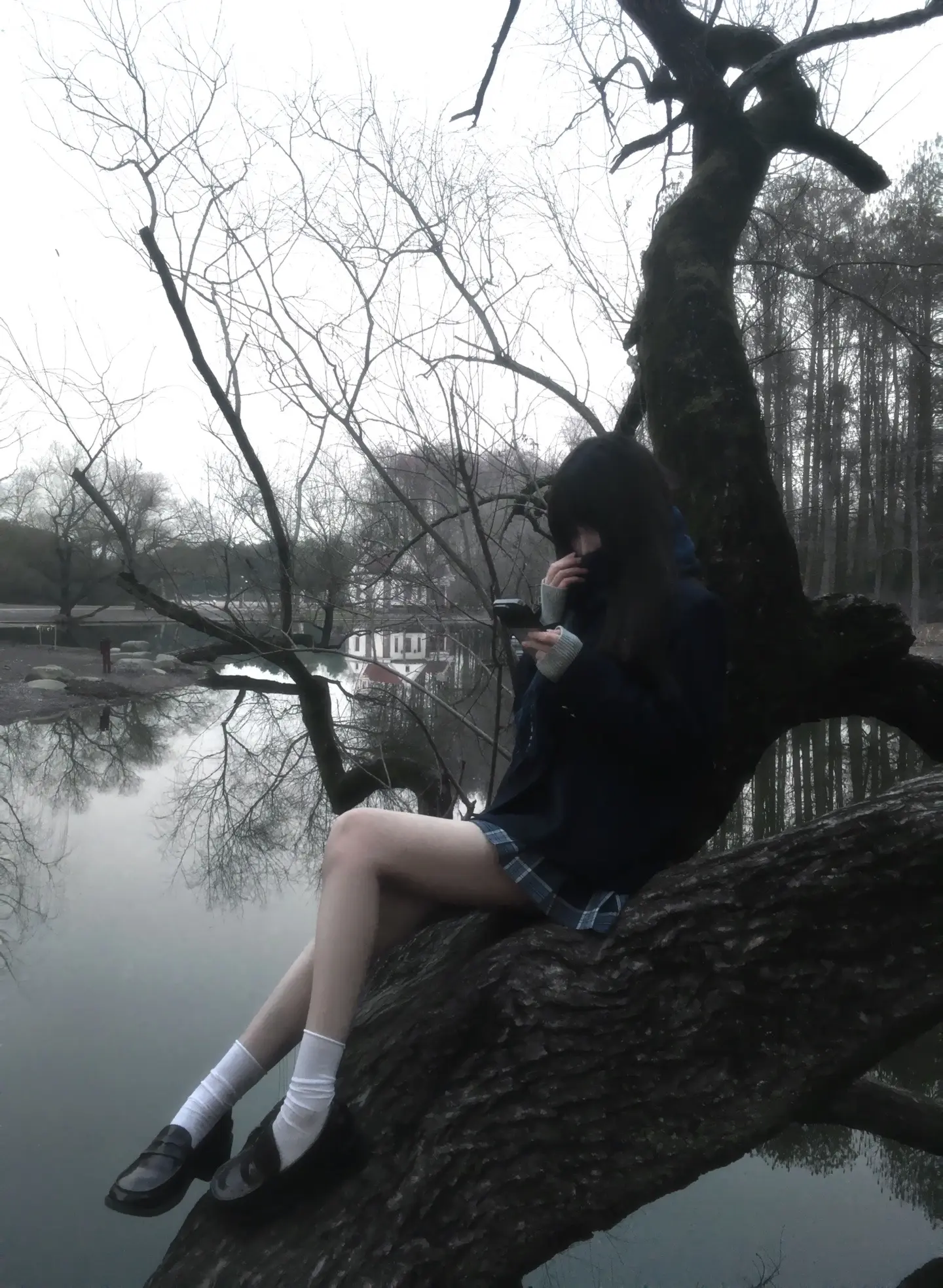 盖掉过去和伤疤 就能得到幸福吗。
