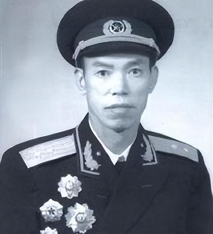 1985年“万岁军”名将梁兴初军长离奇猝逝，众多将军拍桌怒吼坚持要验尸，夫人含泪