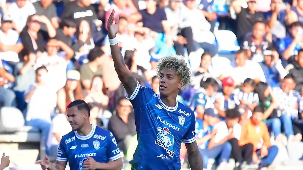 中超联赛 三镇今天又冒出来一个锋线人选：30岁的卡迪兹，1.90米，委内瑞拉国脚