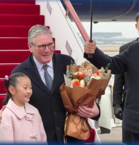 英国也要玩空手套白狼的戏法了！

2026年5月11日，英国首相斯塔默正式宣布，