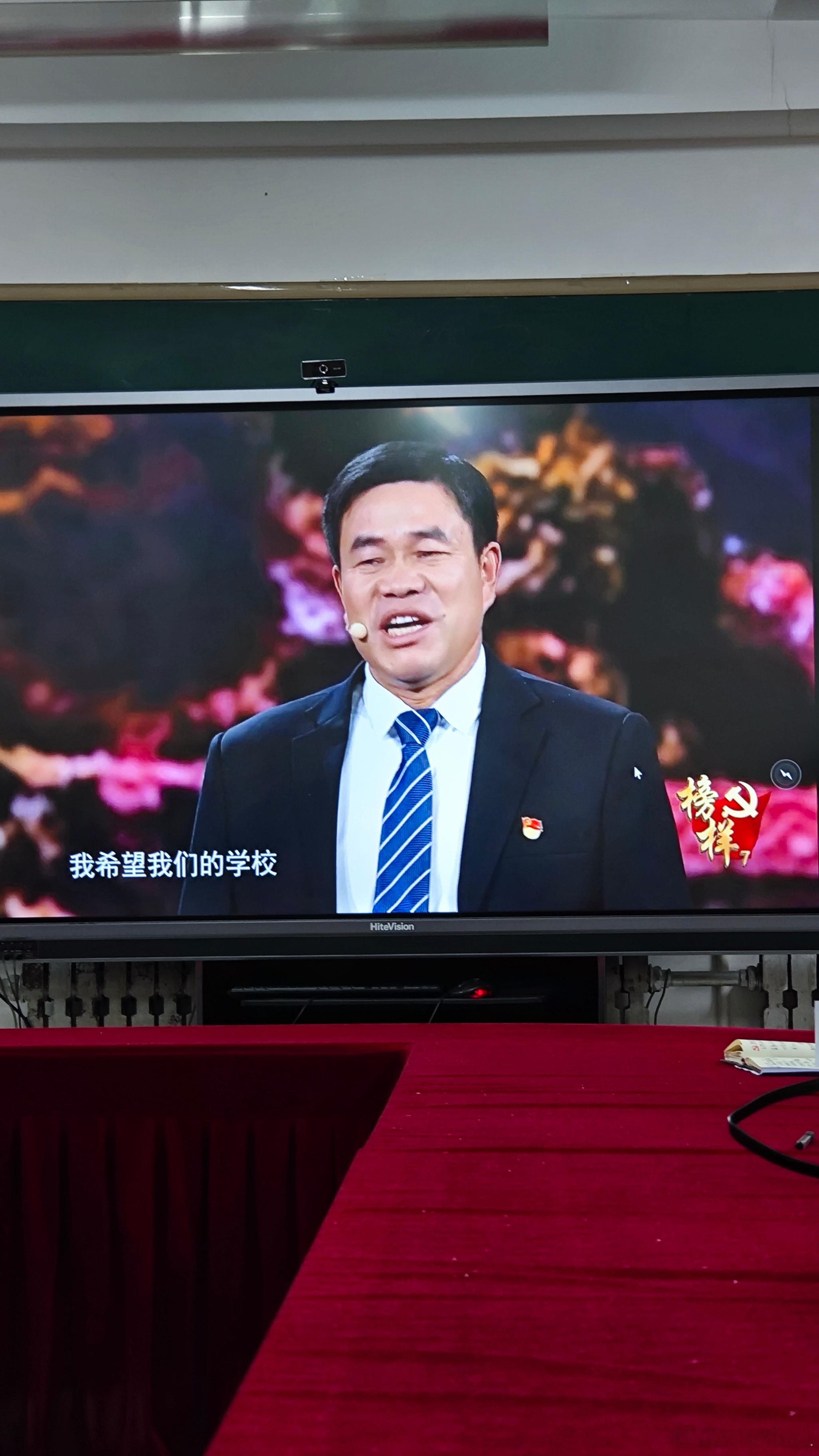 我确实有点受不了这么多年来一直搞的苦情式宣传教育了。个人觉得尊重，但不宜作为唯一