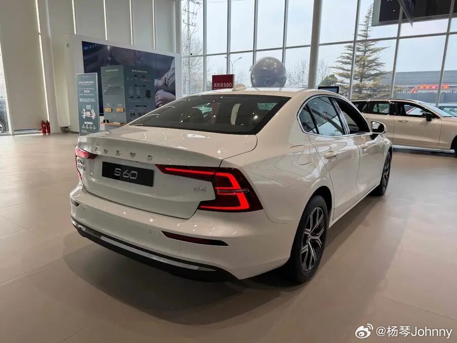 沃尔沃S60的价格已经来到了15.99万啥都好，就是是个前驱车沃尔沃s60 深圳