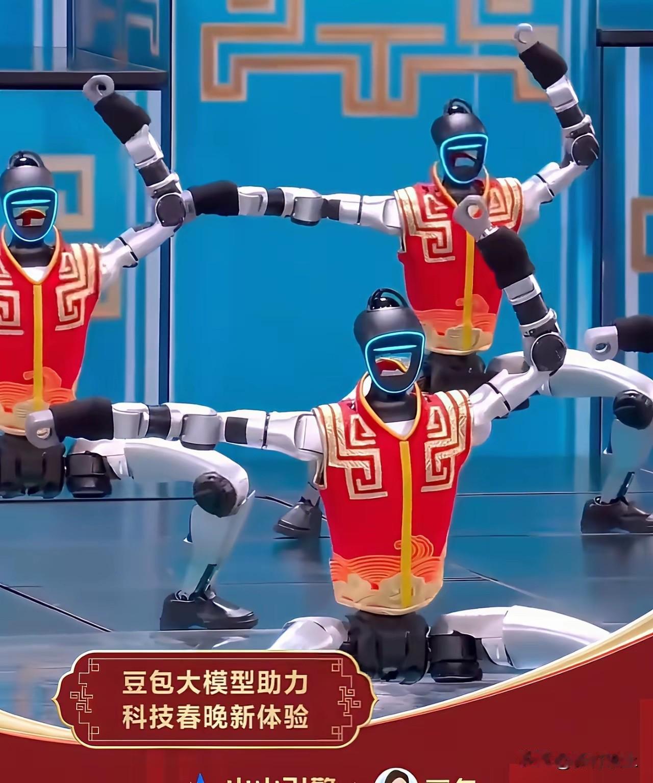 真是恭喜你啊，小钢腿，这下子出名了吧。被官媒报道，想必你挺自豪的吧！  

去年