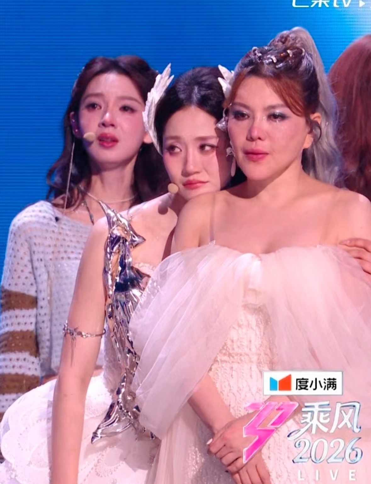 乌兰图雅暴哭乌兰图雅看到者来女淘汰暴哭 乌兰图雅真的暴哭我也暴哭