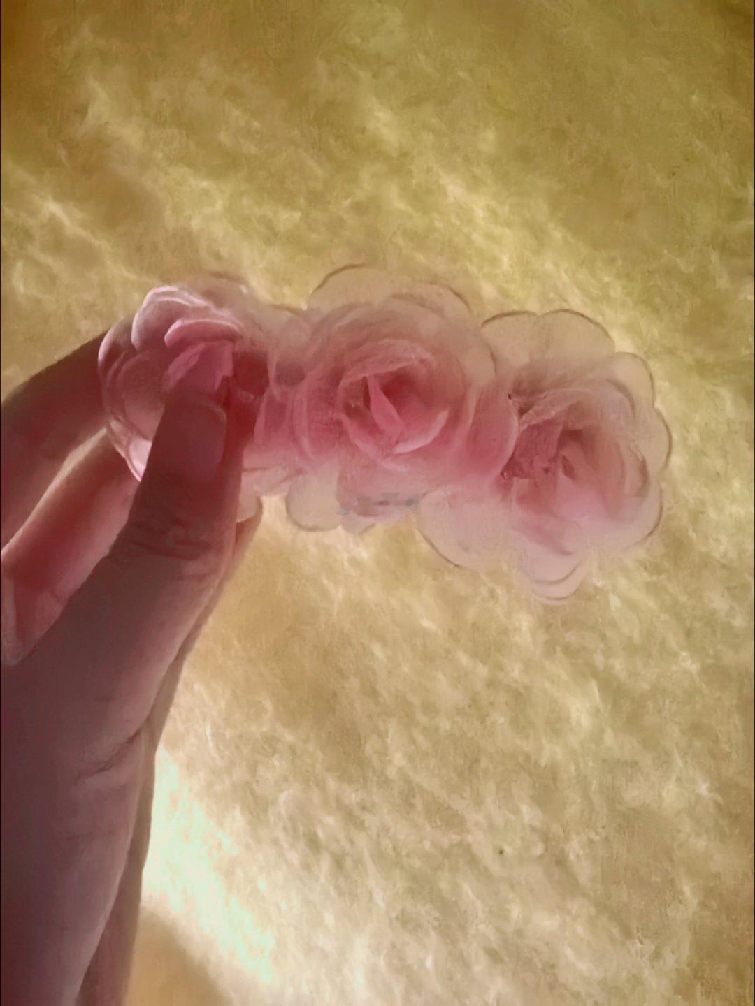 某丁火：妈妈，老师说过几天要开家长会。    我：啊？那我这锅盖头可咋办？   