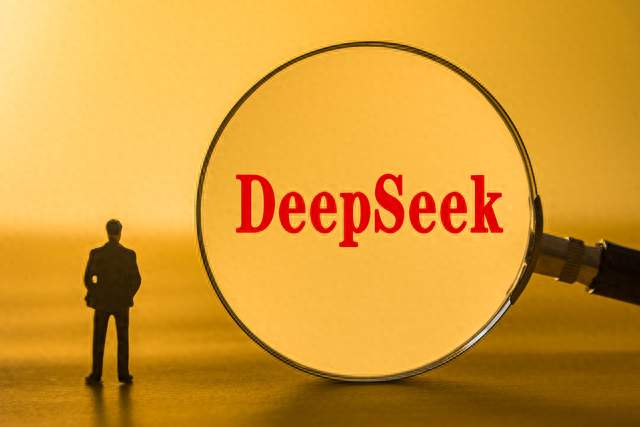 停工近5小时，“DeepSeek崩了”炸上热搜，性能之外国产大模型还需补上“稳定课”