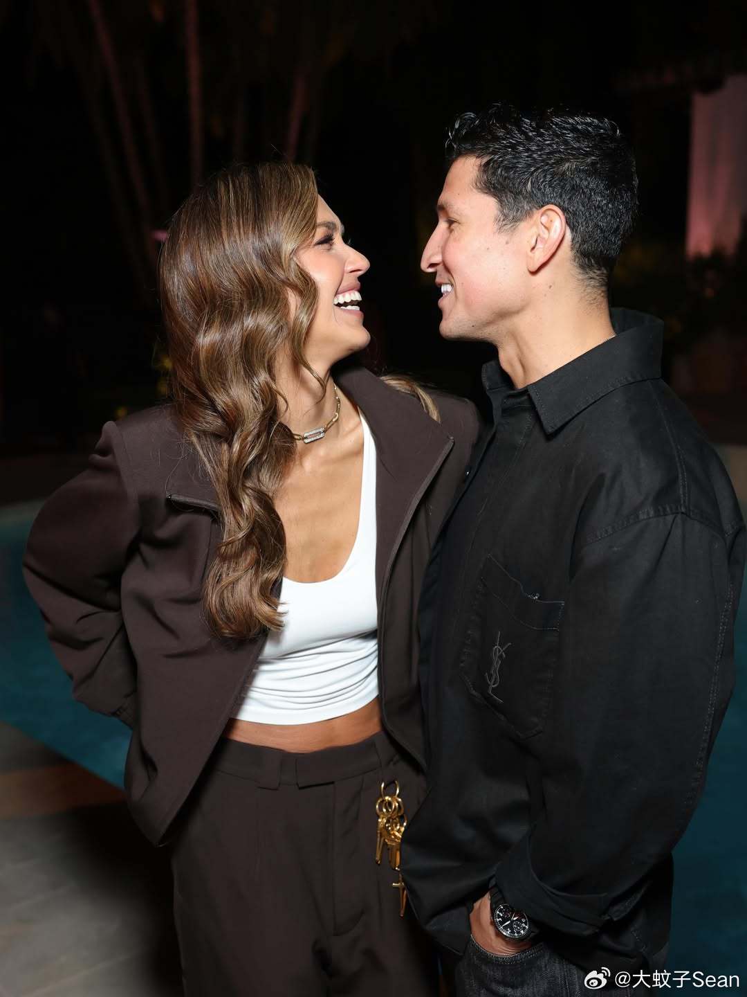 Danny Ramirez晒和Jessica alba杰西卡阿尔芭一起出席Cul