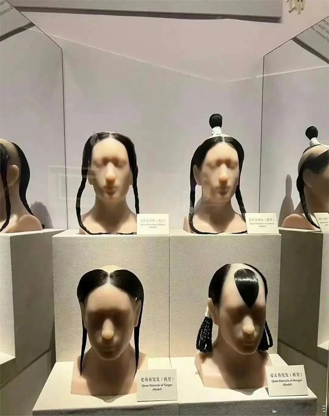 大家明白为什么拍元朝的电视剧少的原因了吧？这发型哪个演员受得了？赵敏他爹好像就是