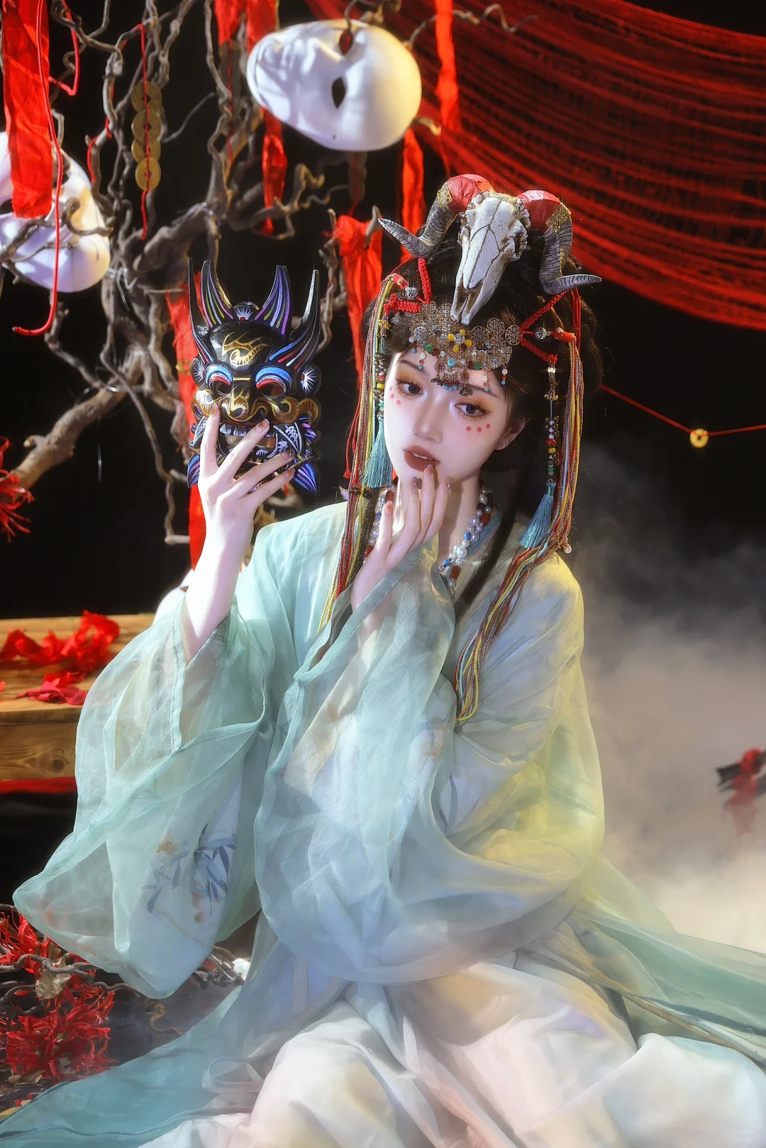 见傩戏，万鬼避，瘟疫散