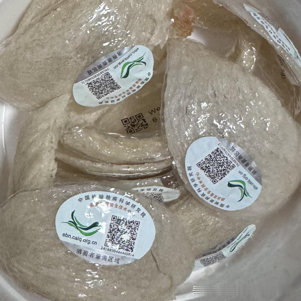 初秋养生，你有什么妙招燕窝。食用燕窝：以每人每次3-6克为佳，一个星期食用二到三