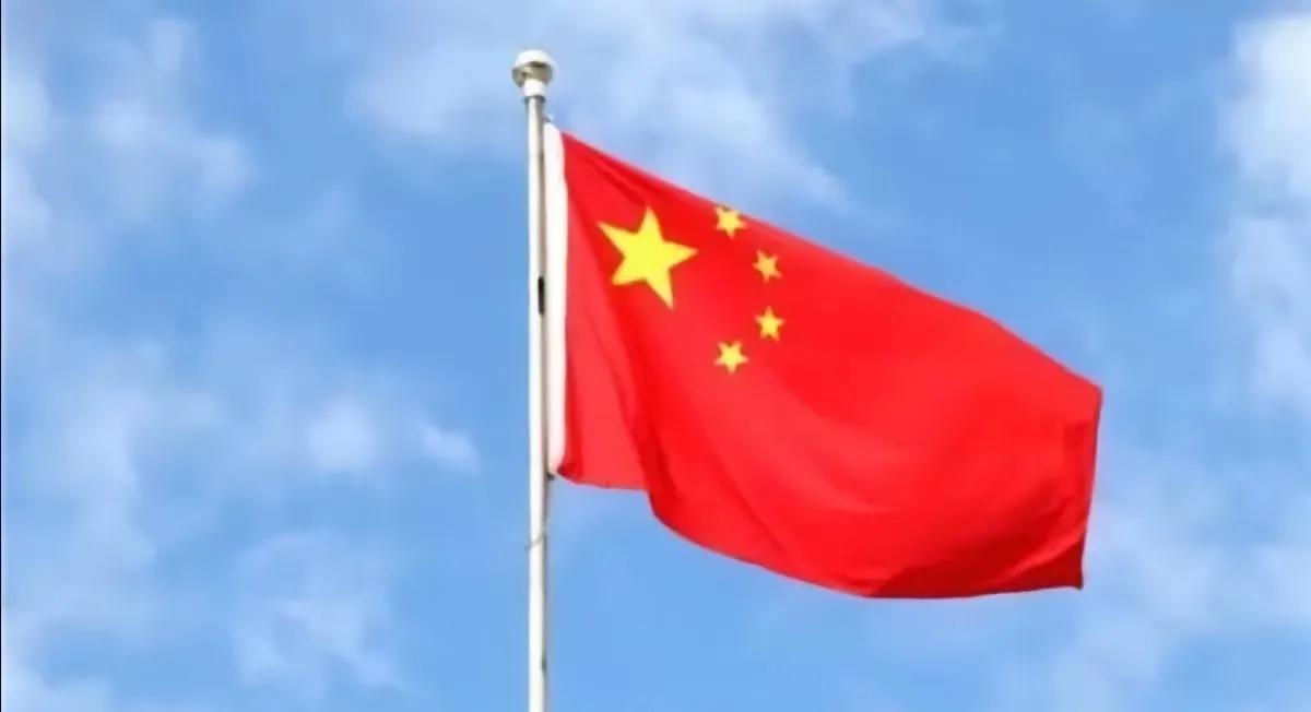 卢卡申科出来表态了！在泽连斯基一口否定中国成为担保国的可能性之后，卢卡申科表示，