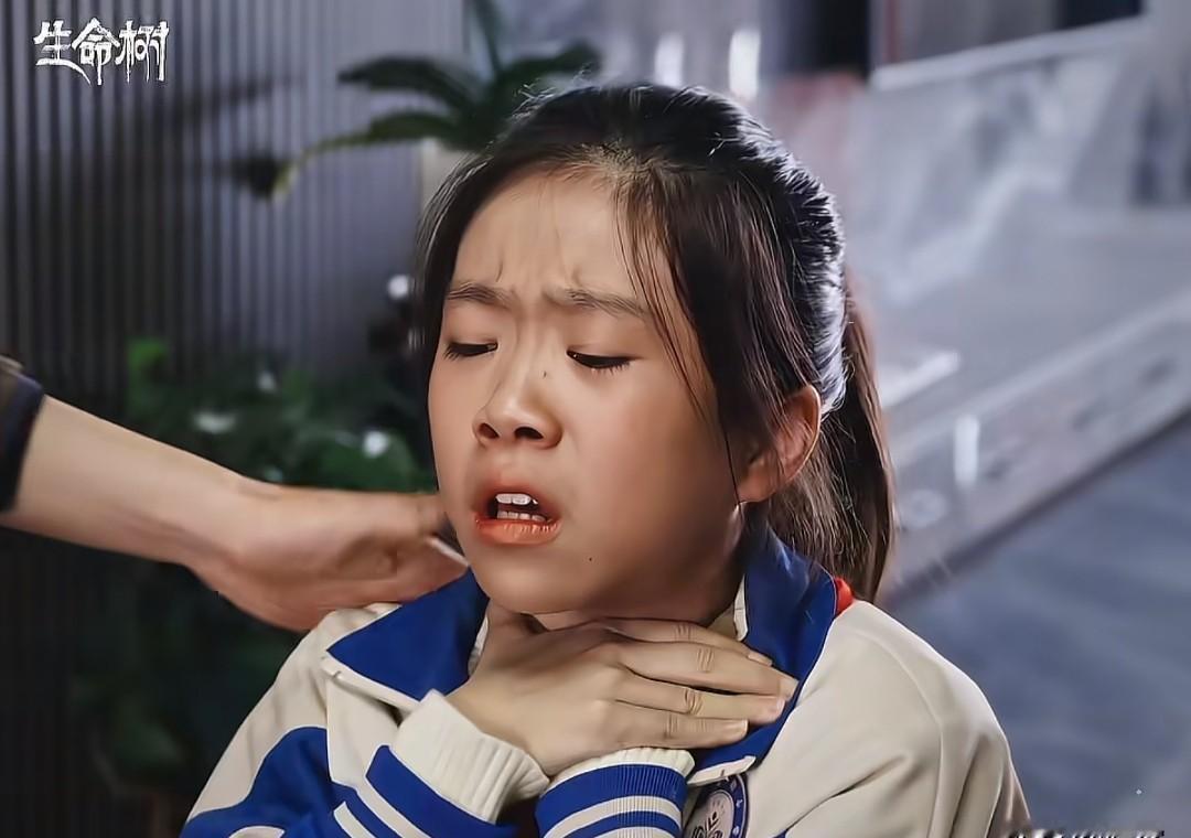 你敢信吗？
女儿刚从鬼门关抢回来，亲爹就被前妻一脚踹出家门！
前夫邵云飞只因一次