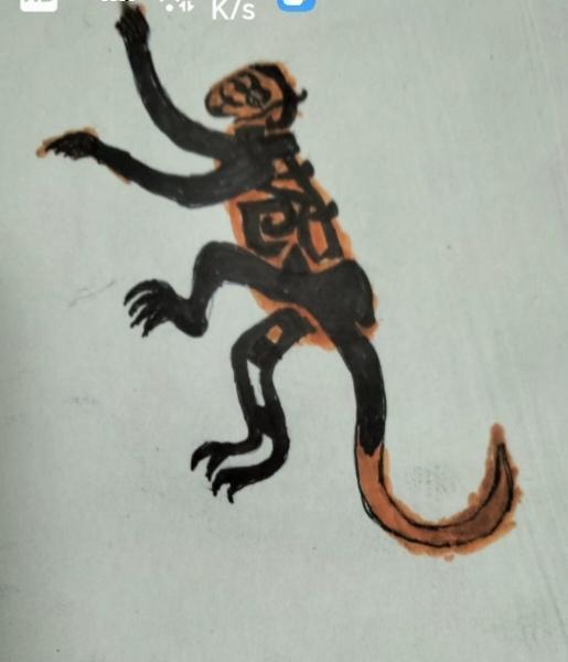 〔看图猜字〕
图中画面真有趣；
一只小猴在玩耍；
猴的身体隐藏字；
就等你来把它