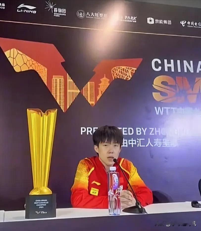 王楚钦肺腑之言！

在乒坛风云变幻的赛场上，一位年轻的选手正在经历着职业生涯的起