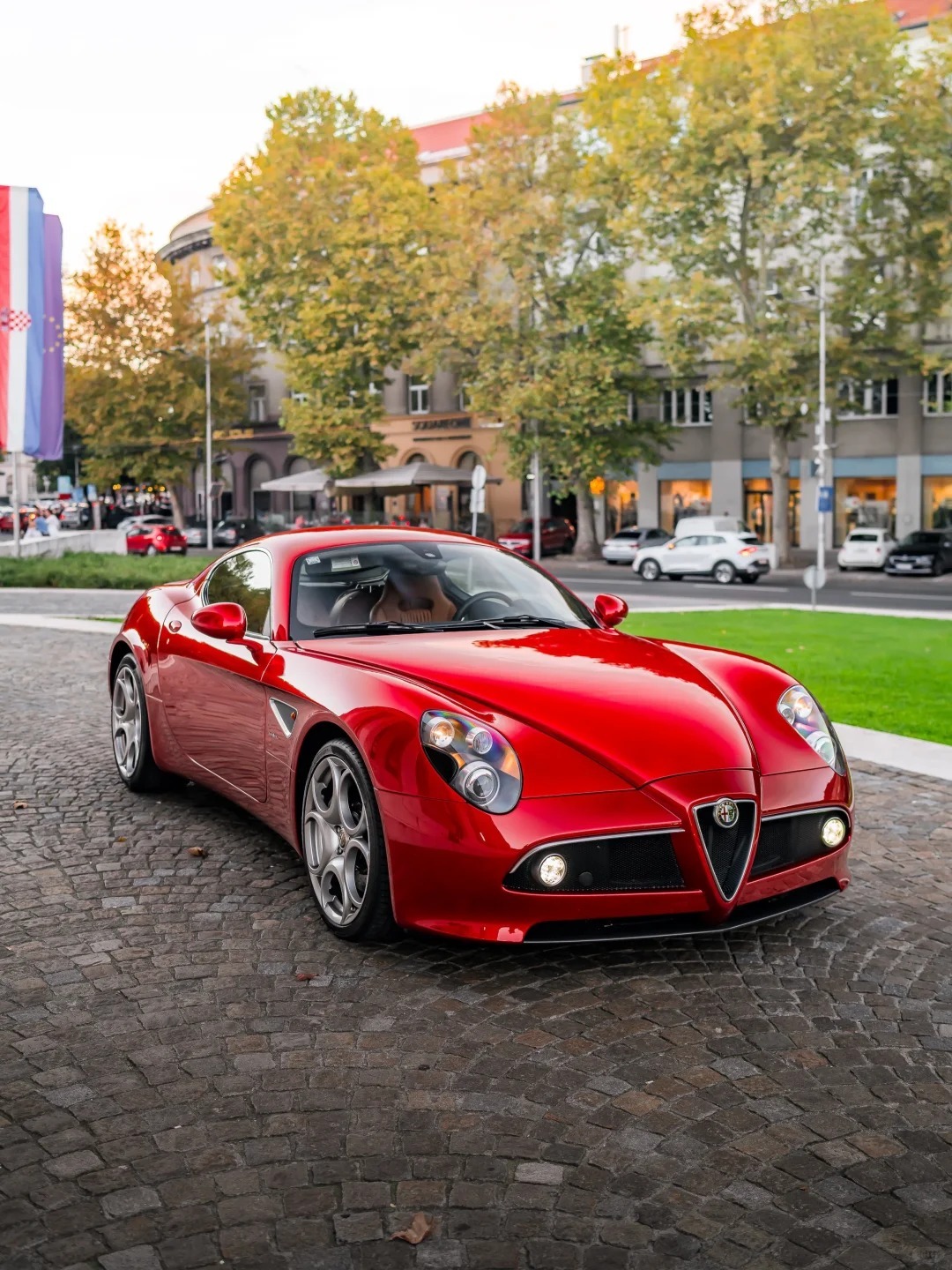 好车分享 Alfa Romeo 8C Competizione，据说这台车的底子