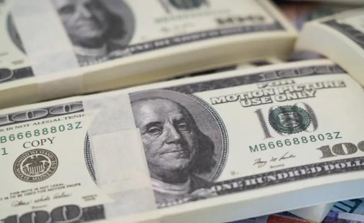 都好。我活了大半辈子，说实在的第一次存美元，不过换购了好几次。人民币一直很坚挺，