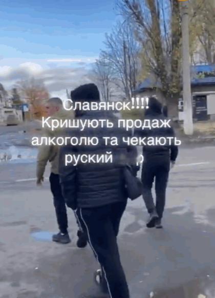 上一个这么干的，是1949年以前常凯申领导下的国民党军队。
2024年10月以来