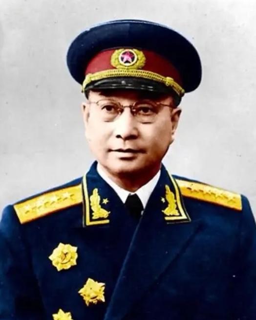 1948年，大战在即，有人竟私自搜查司令员陈赓的房间，开会时，陈赓说：“不能这样