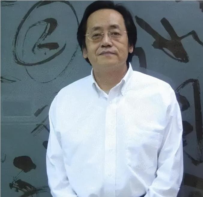 2001年，一位名叫倪海厦的中年男子在网络上发布了一篇震动医学界的言论。这句话，