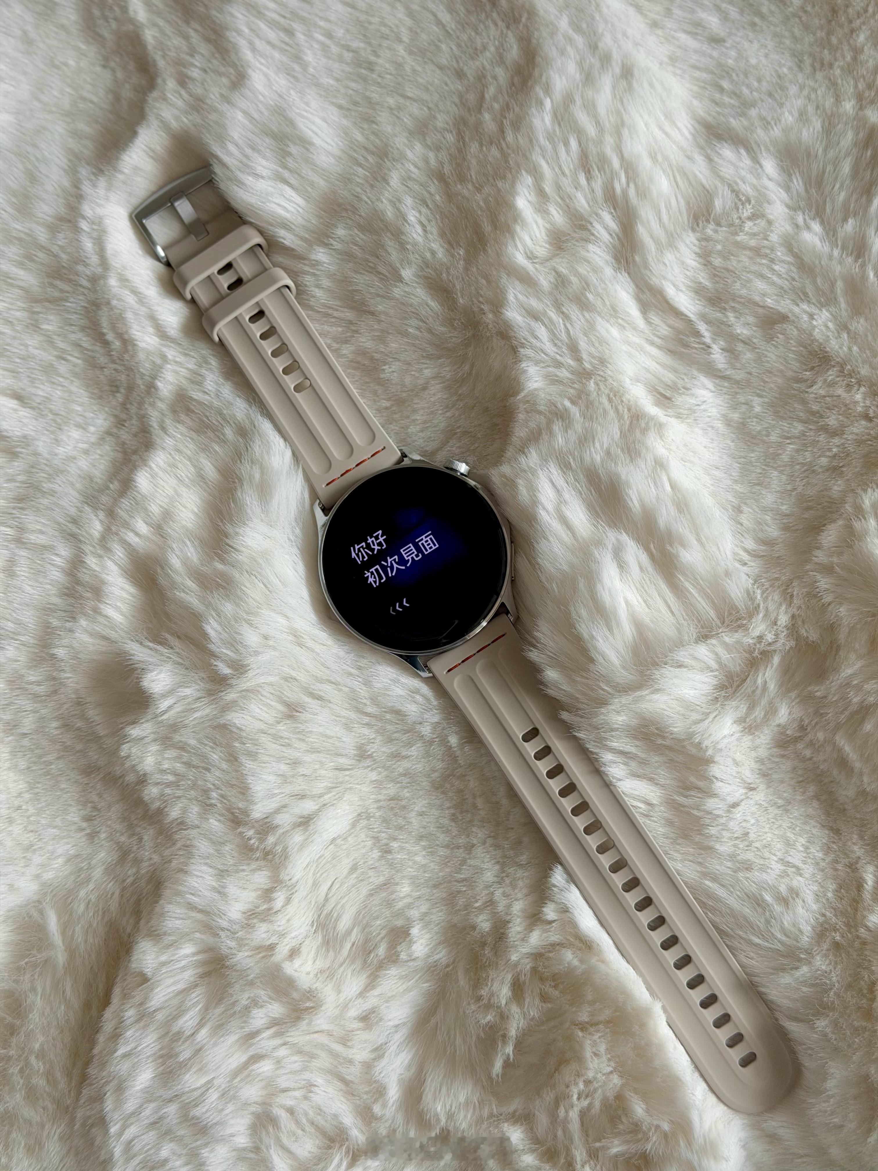 OPPO Watch S真的太绝了！8.9mm超薄机身，35.1g超轻重量，佩戴
