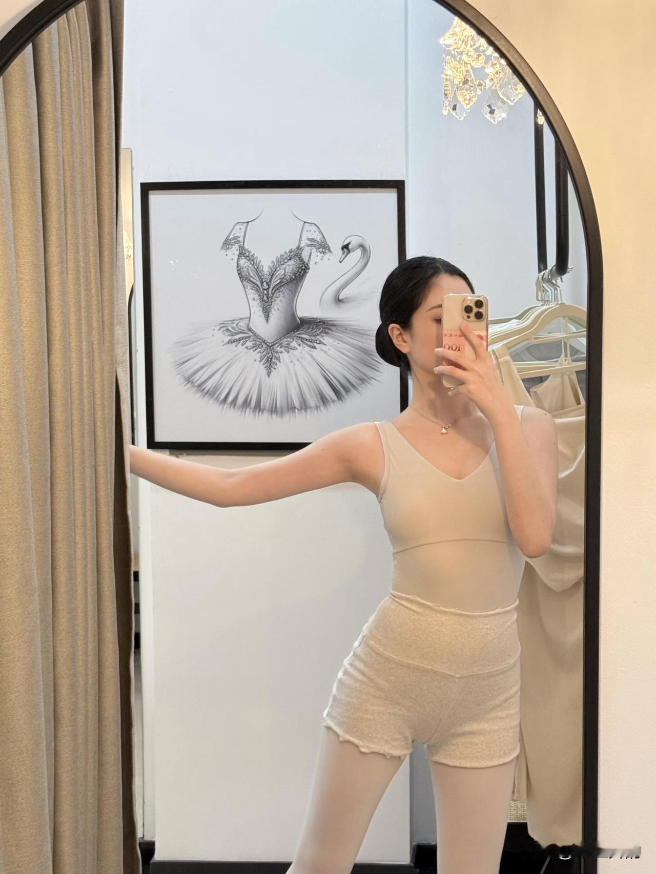 喜欢这种简约低饱和度的搭配衣服简约之美 生活简约风 简约不凡气质