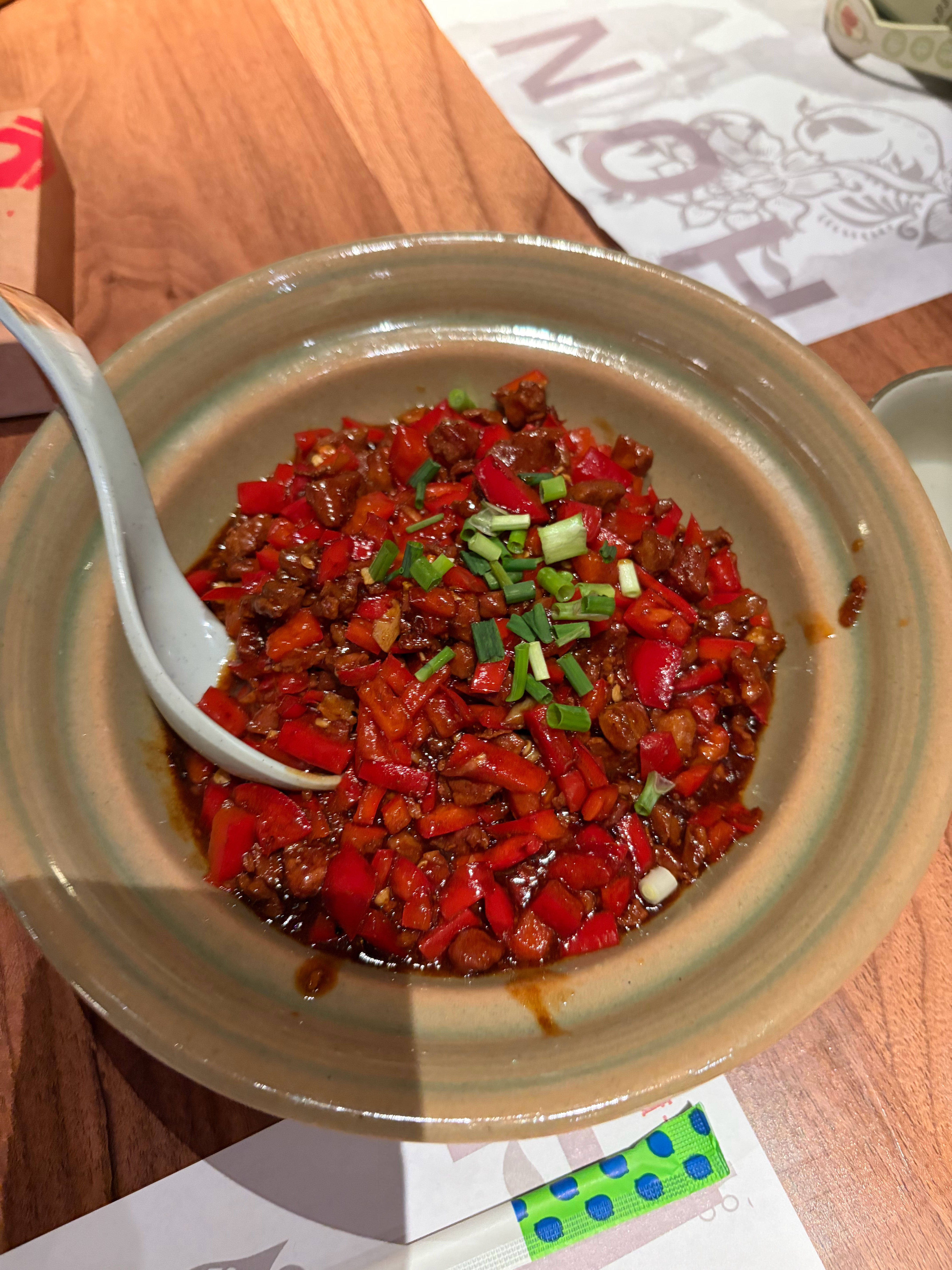亏多了吃不下饭，只能晚上吃饭让老板多加点辣椒了，来看一下是什么菜系？ 
