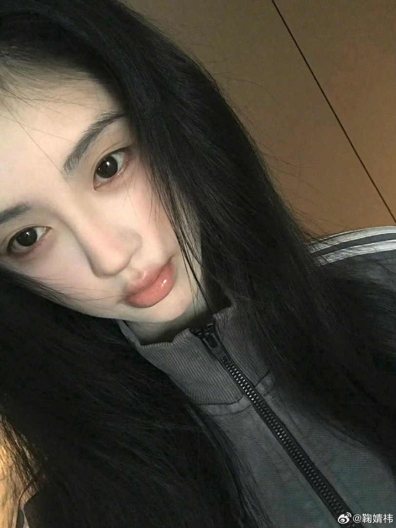 鞠婧祎[超话]  🍊💙鞠婧祎🍊💙鞠婧祎露芜衣我这么萌你不炸了么O.o​​