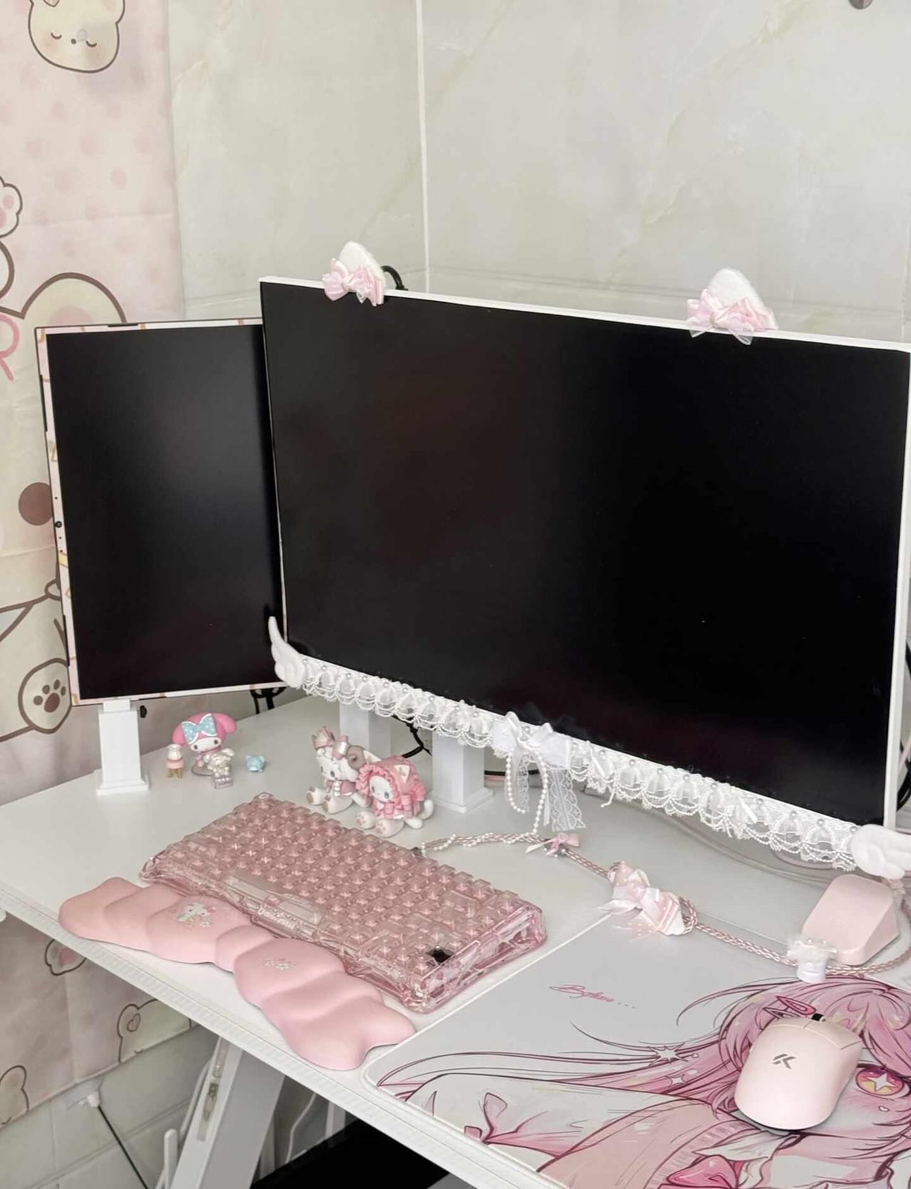 左滑帮我开机~
出租屋电竞桌准备中 粉色氛围灯要开吗howto建造我的桌面 桌面