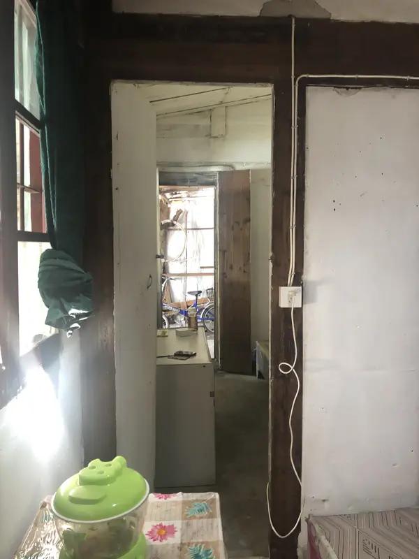 近日，一则新闻引发广泛关注：一名女子在陕西宝鸡全款花3万元购置了一套40平方米的
