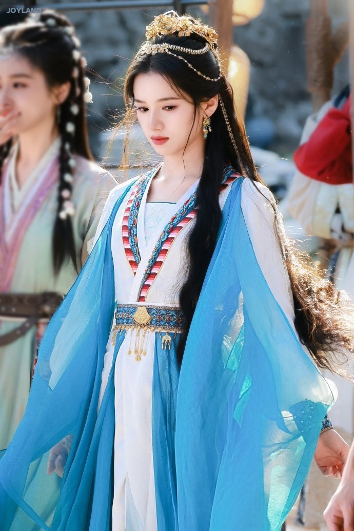 家仪又神爱众人了，仙气飘飘得不像话点播一首：想见你🤲💕想见你啊缇兰公主 