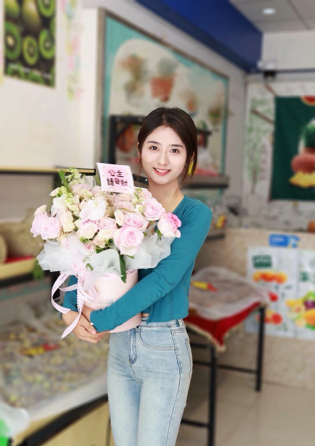 元气满满的一天，从花束开始！🌸💐🌺
