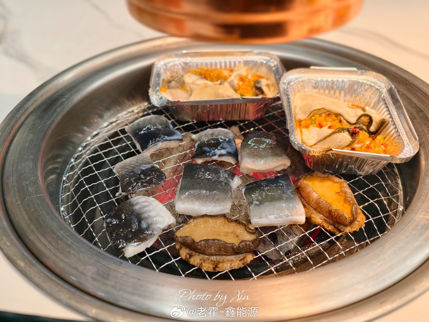 可算是忙完一阵，可以缓两天，出来吃口肉我的剪辑不容易，我休息了她还在继续干活儿并