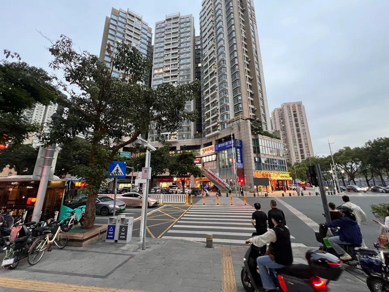 为何说深圳市民交通安全意识正在大幅提高？深圳年轻人多，生活方式也就讲究简单快捷，