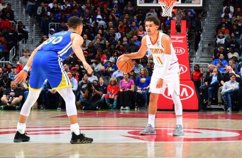 今天，由湖人前锋詹姆斯和NBA名宿纳什所主持的播客节目《球场大脑》播出第三季第三