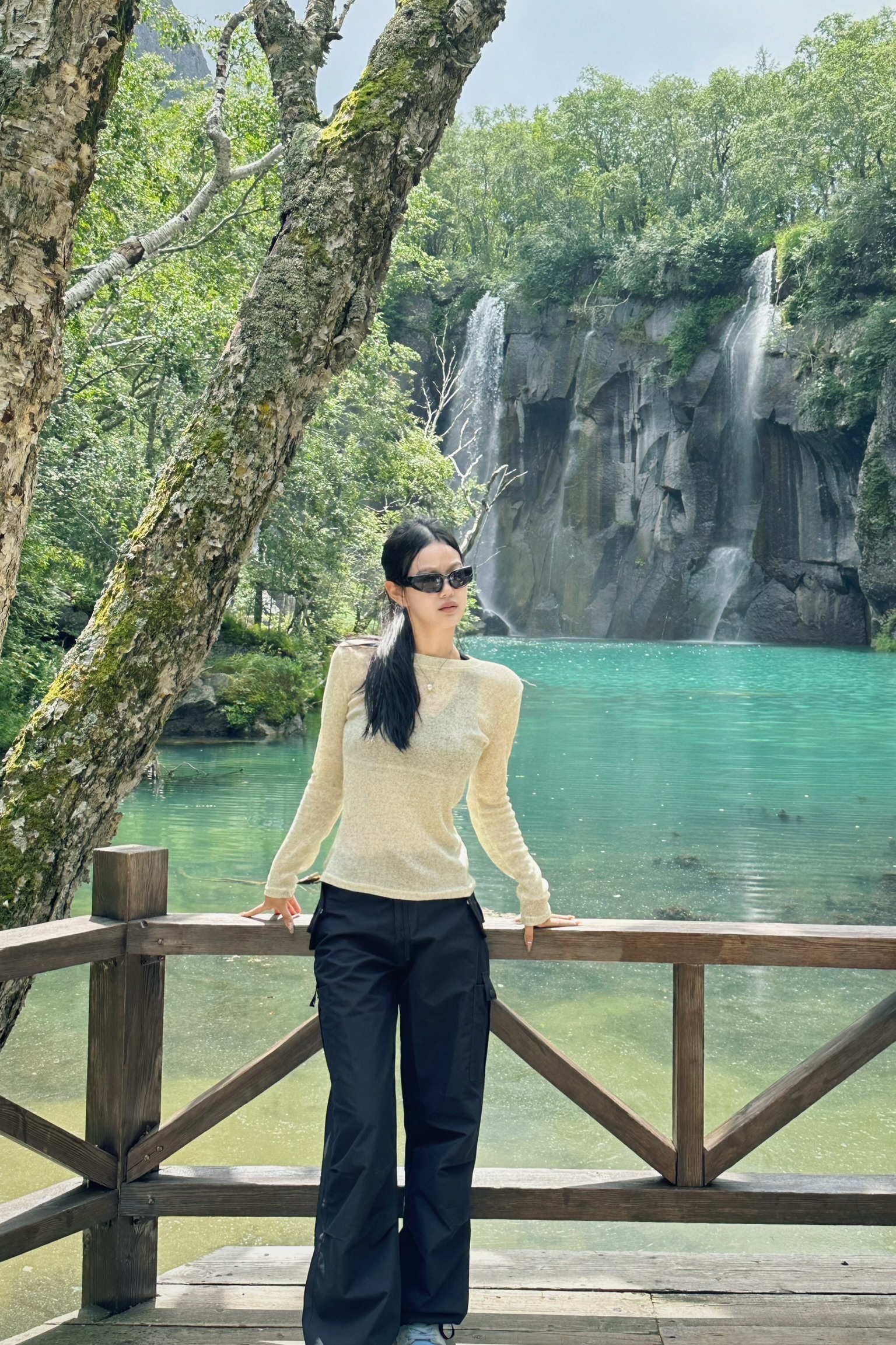 🏔️长白山绿渊潭太漂亮啦～都可以看到水里的星星💫像是一块蓝宝石美得挪不动眼睛