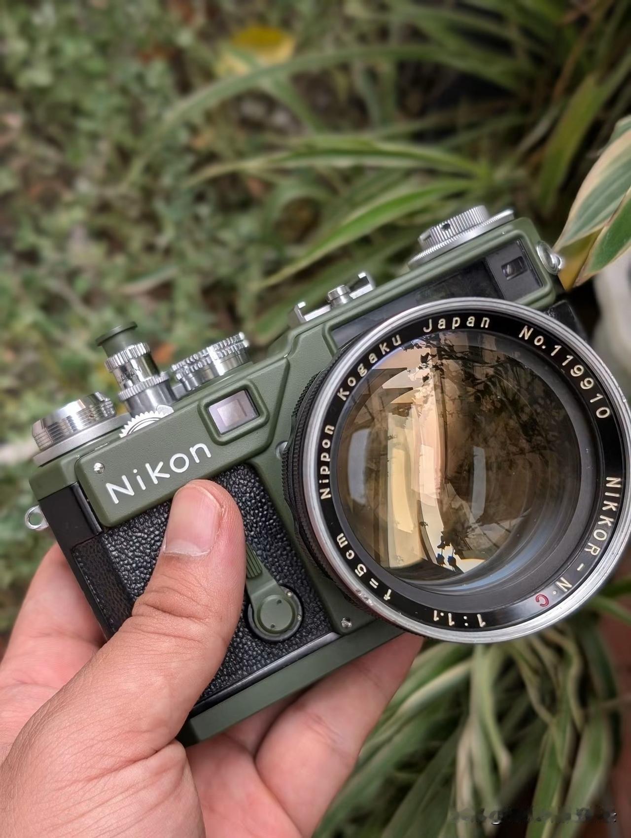 配装了Nikkor 1.1镜头的Nikon SP旁轴相机！

图中的这枚Nikk