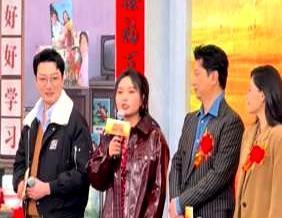 为了嫁给师傅，她把市中心的两居室楼，换成了破大院的开间。
你看她剧中那个劲儿，哪