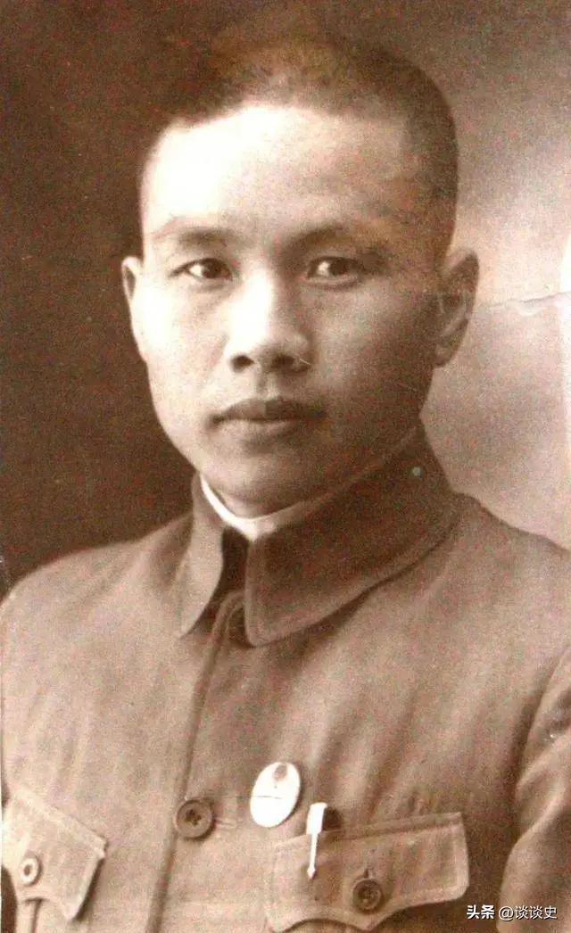 1948年，军统少将周镐突然人间蒸发，大家都说他是远赴台湾，殊不知他早已在194