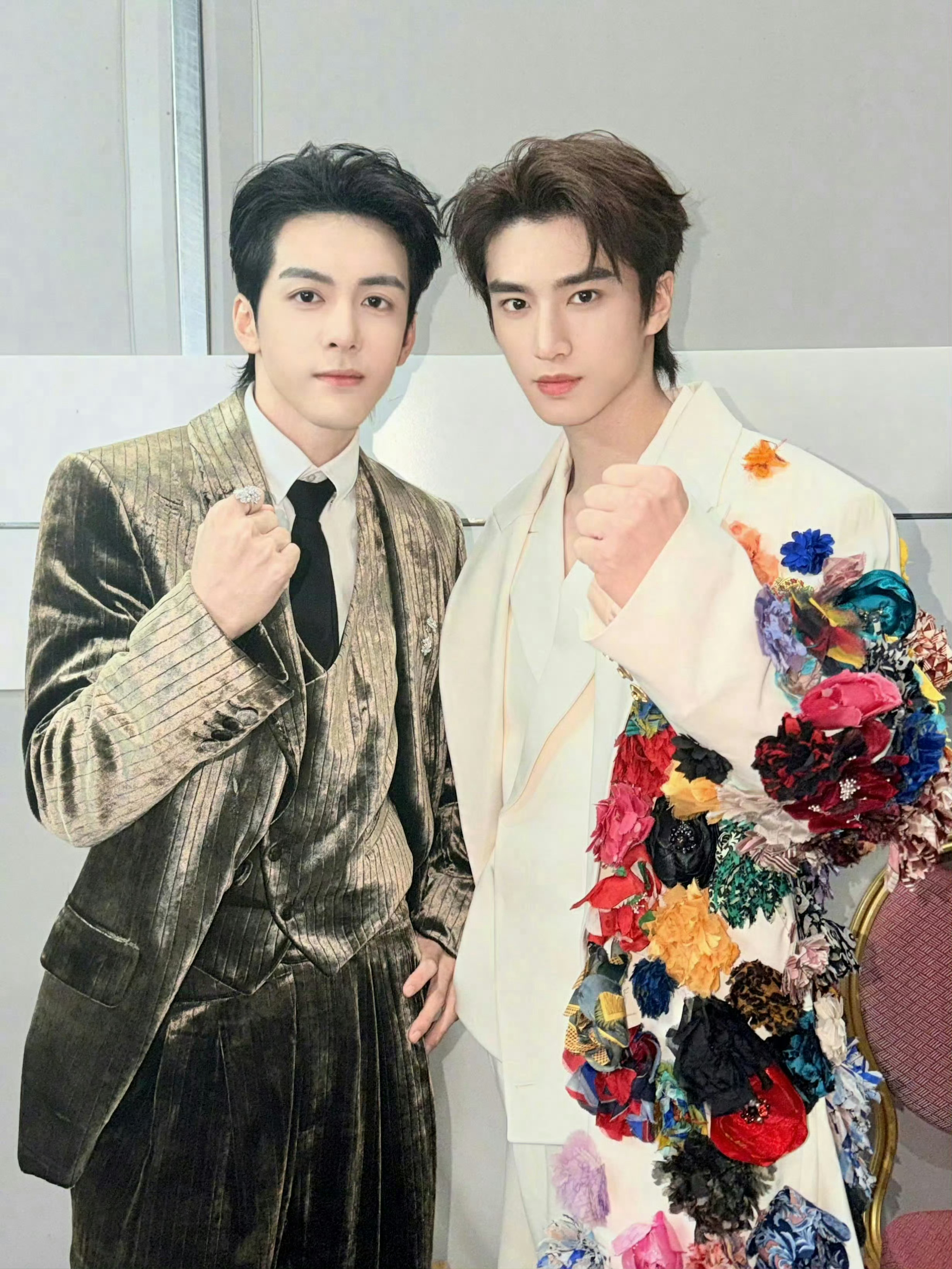 曾舜晞张康乐vogue合照曾舜晞Vogue晒图，和即将合作《交换人生》的张康乐合
