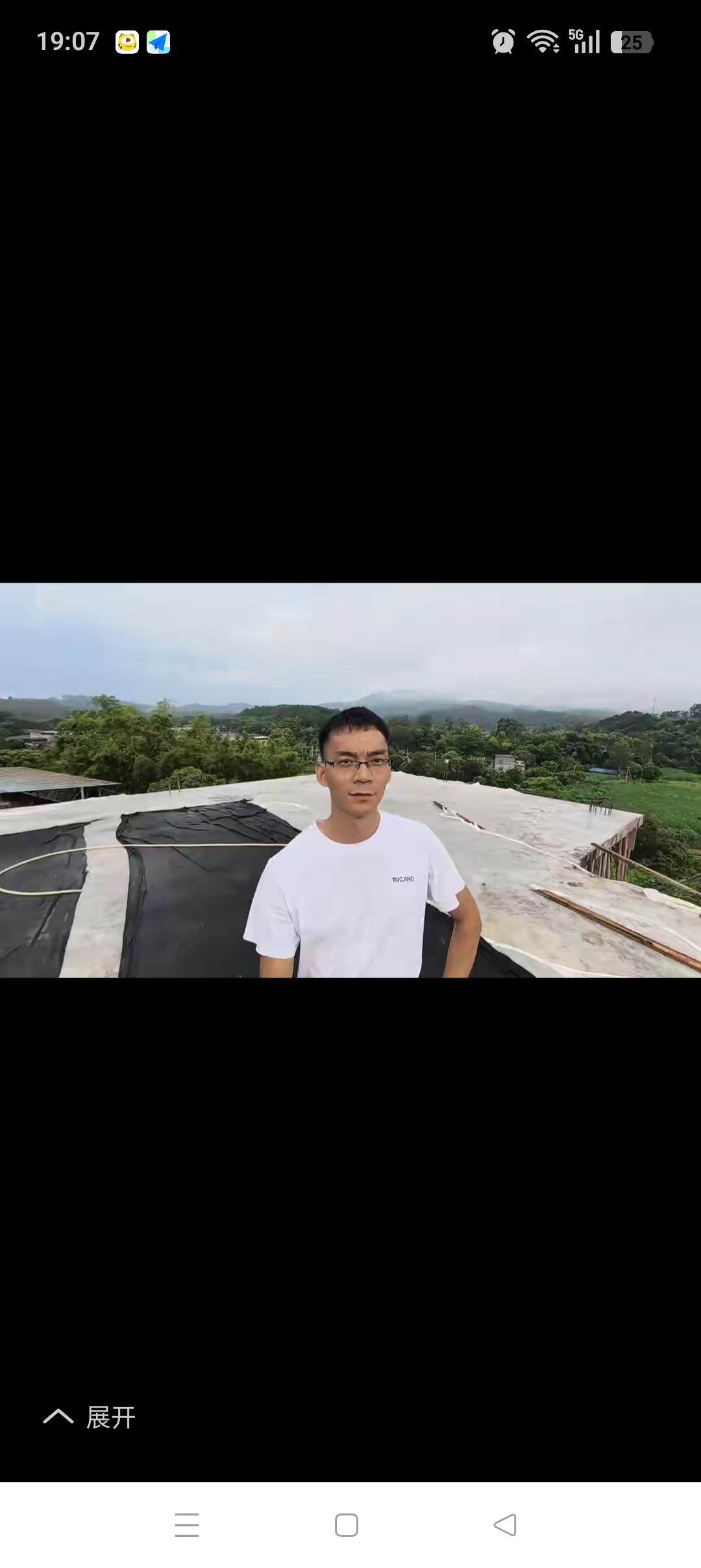 唐尚珺在老家建的新房封顶了！三层的房屋主体花了33万，再加上装修，买家电的钱，估
