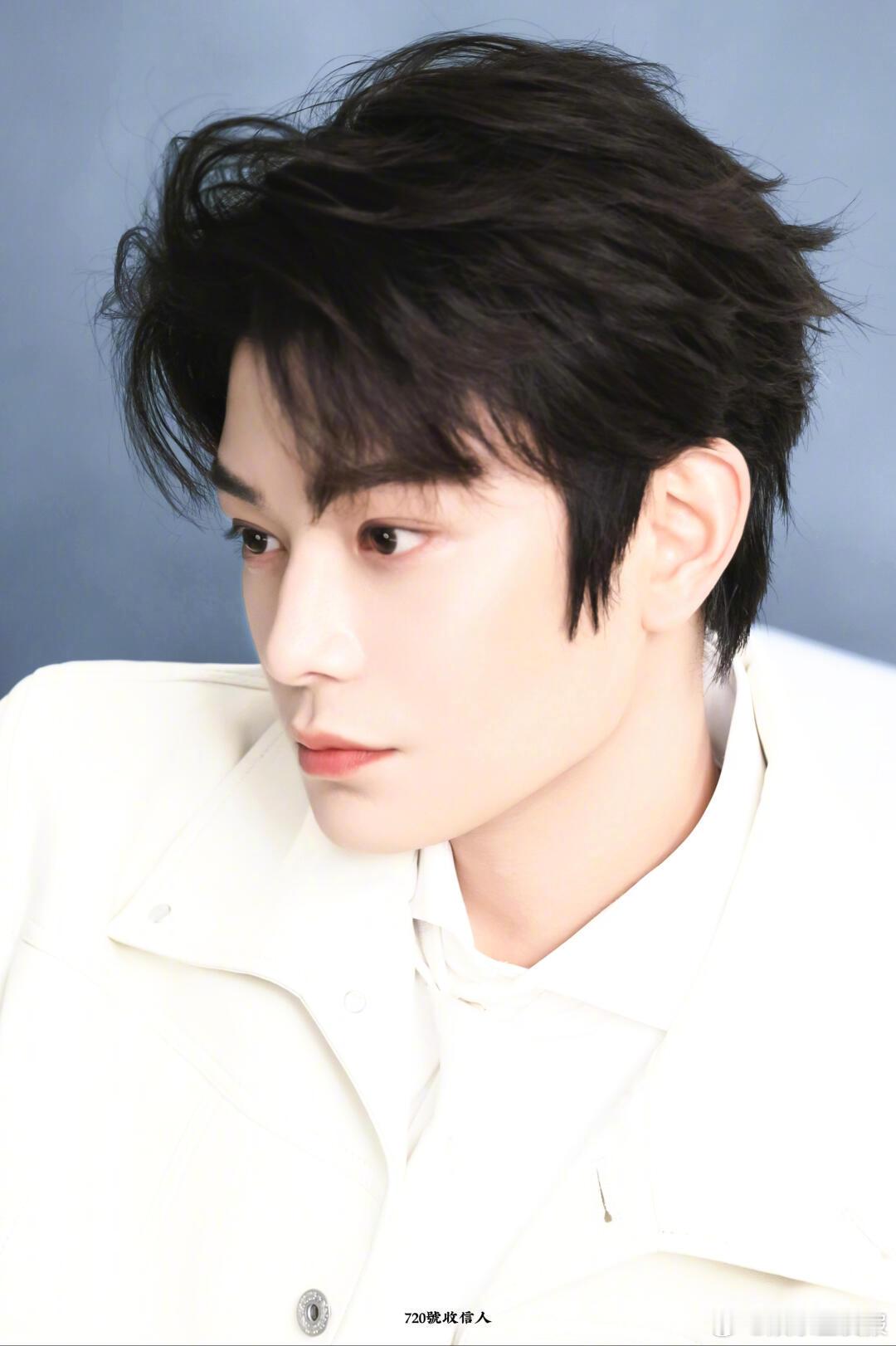 丁禹兮的年终奖在向他招手 打工人狠狠共情！丁禹兮上班揣着老板新书主动展示，还求了