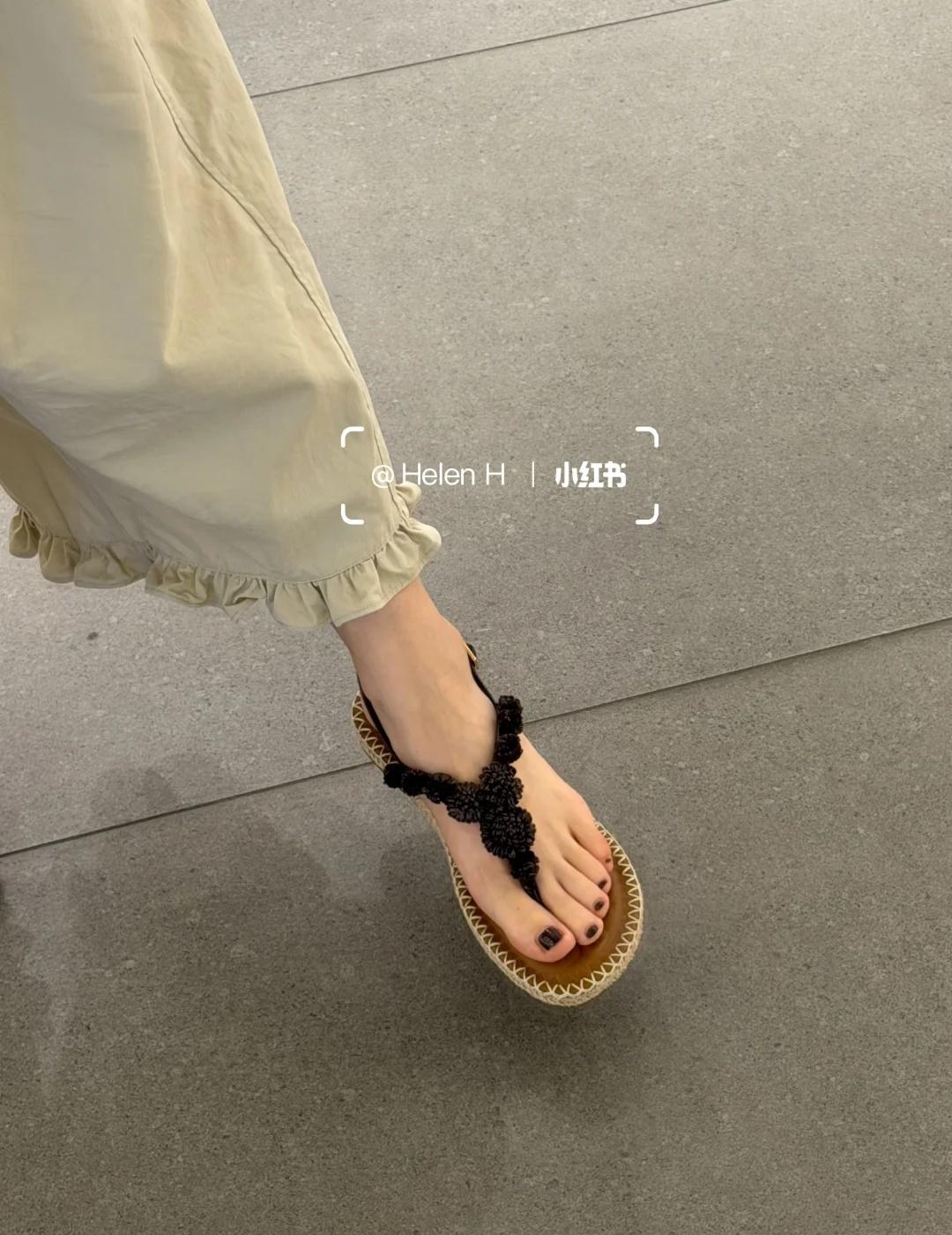 米米咖咖🉐搭子
凉鞋 谁能不爱小ck 发个定位📍小ck dropapin📍