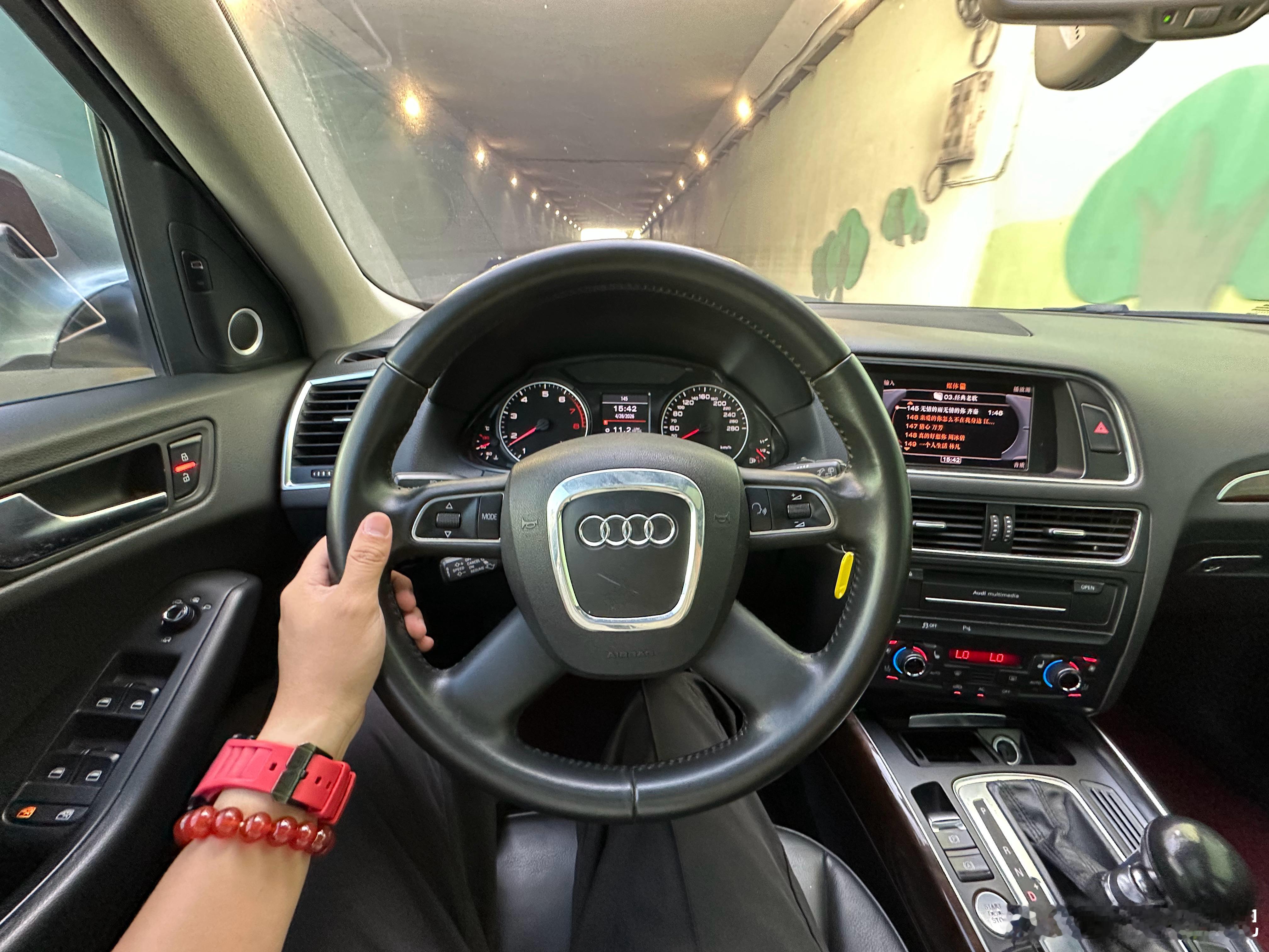 Q5自己3万多不到4万都卖不动了，开去给同行帮忙卖一卖，看看能不能尽快卖掉了。 