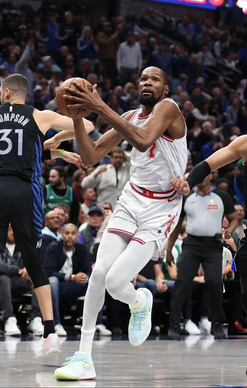 凯文·杜兰特 · Nike KD18登场38分钟 26投14中 34分 5篮板 