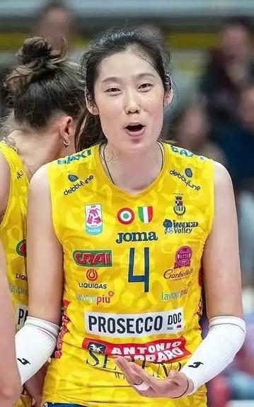 朱婷表现完美，14扣12中2拦0失误，惊艳赛场！
       2025年女排世