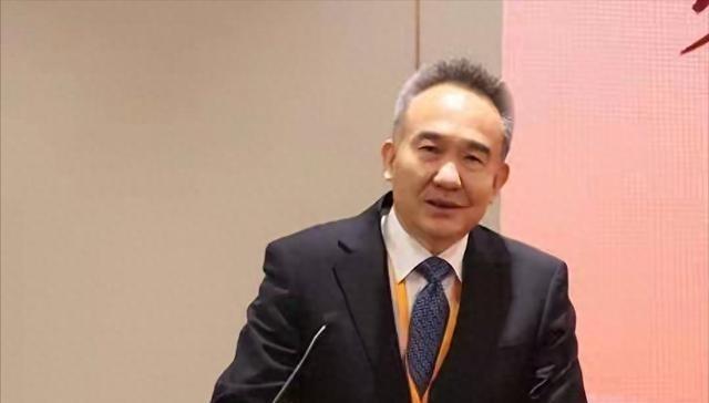 香港中评社日前快评写道：“中国社会科学院台湾研究所所长朱卫东在无锡两岸智库学术论