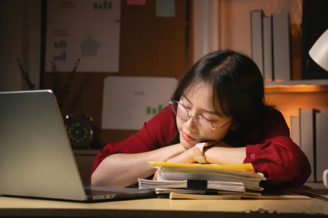房县养生之道 白头发越长越多？可能是缺这3种营养长白头发可能是缺乏这3种营养养生