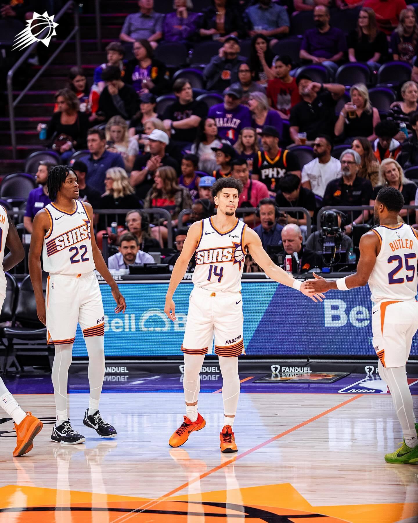 我们季前赛最后一场的数据 📊巴特勒：35 分、9 助攻、7 篮板、1 抢断、5